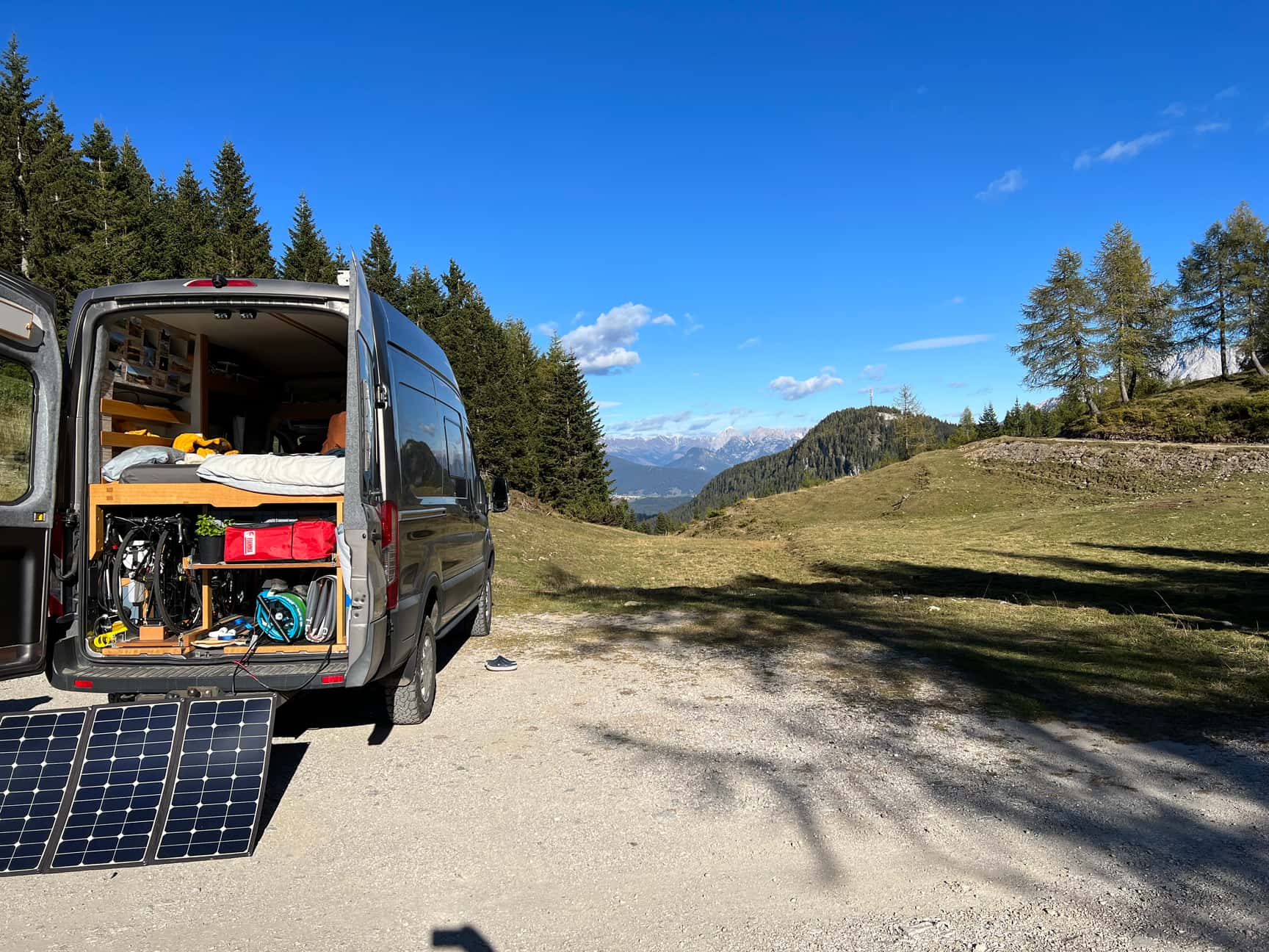 180W Solartasche zum Nachladen des Energiebedarfs für das Induktionskochfeld bei gutem Wetter