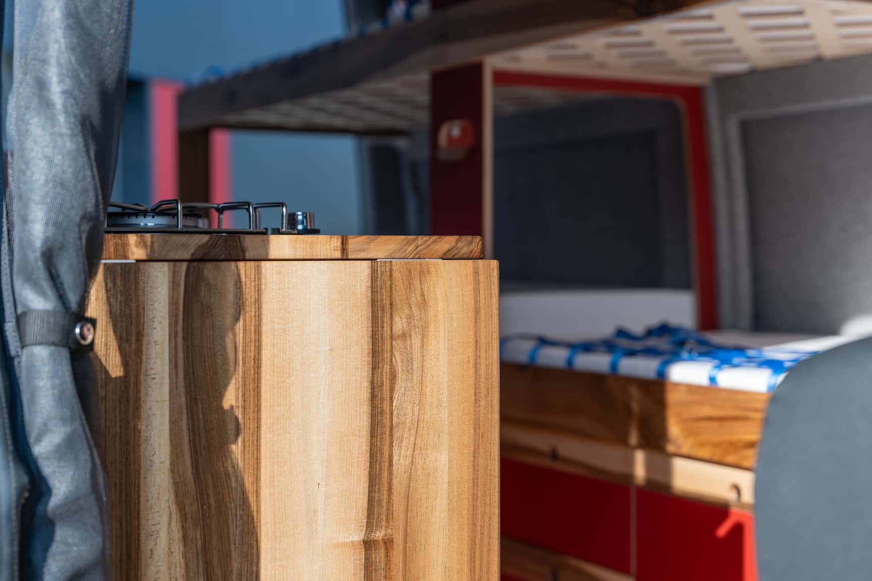 Flip-up table extension for the kitchen run