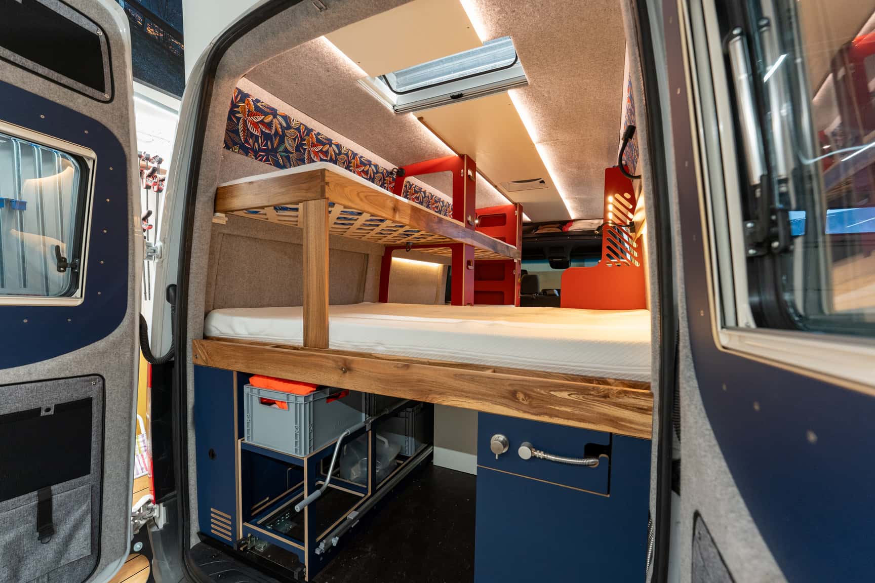Mercedes Sprinter L3H2 camper conversion for five people