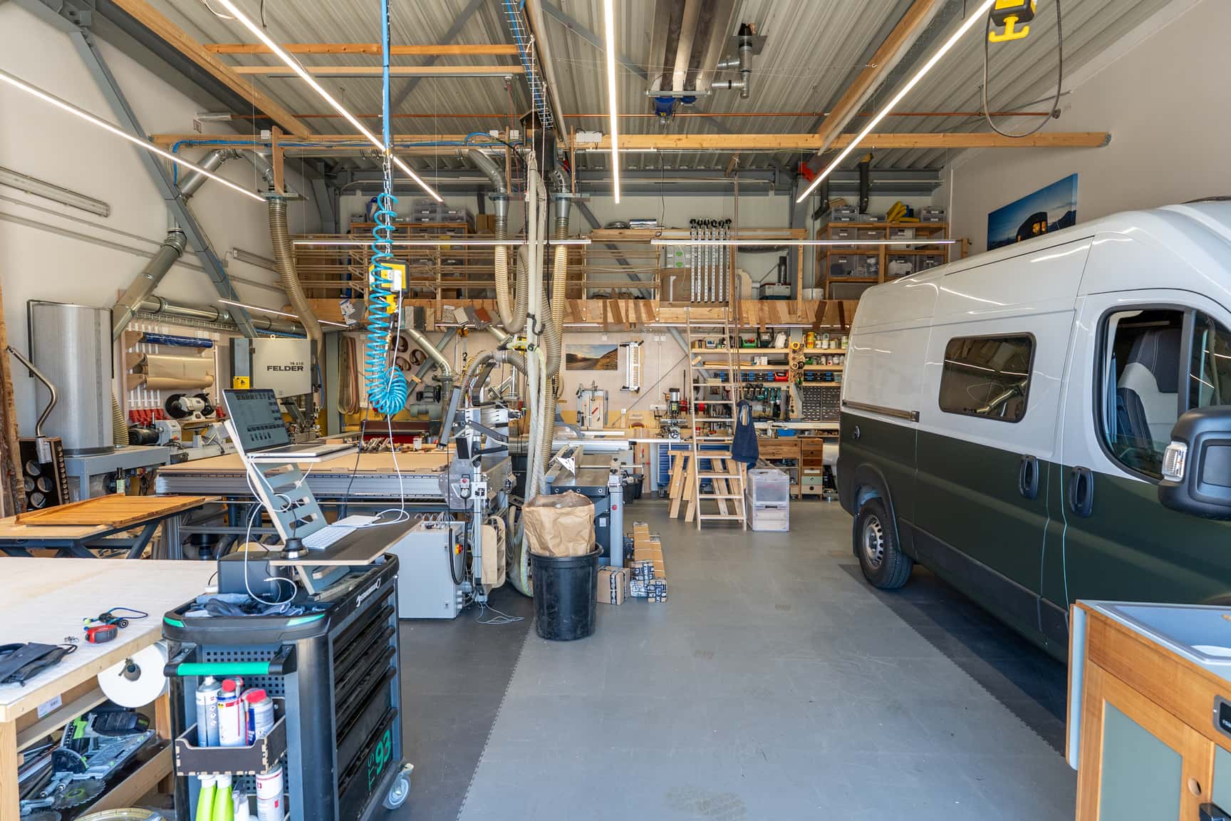 Blick in die Werkstatt mit einem Peugeot Boxer
